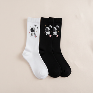 Medias personalizadas dúo blanca y negra con estampado de astronauta