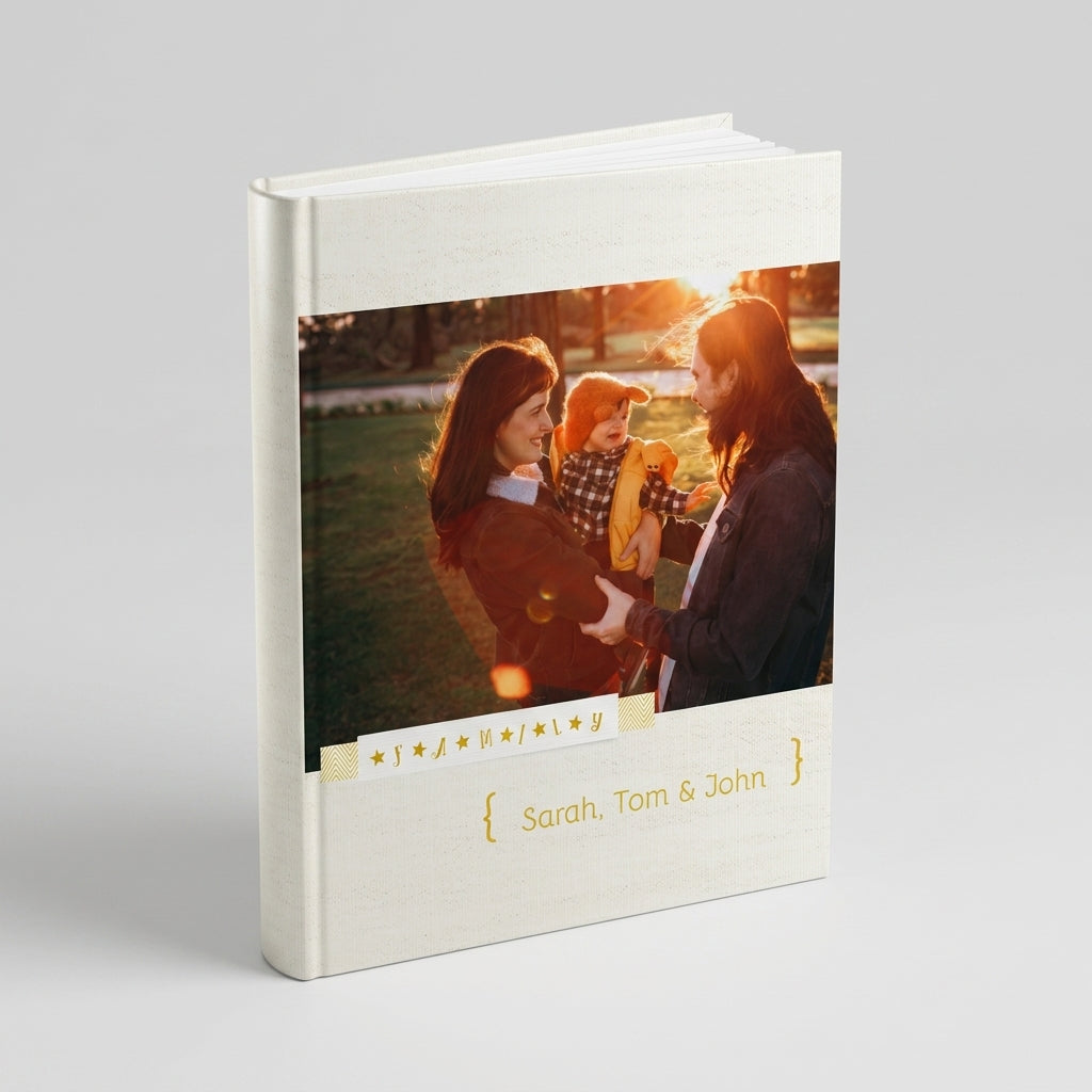 Portada del fotolibro Familia Feliz personalizado para familia | AUROS